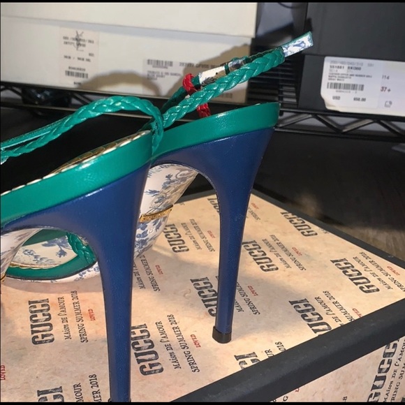 100% Authentic Gucci Sandals Size 38 - Picture 4 of 6